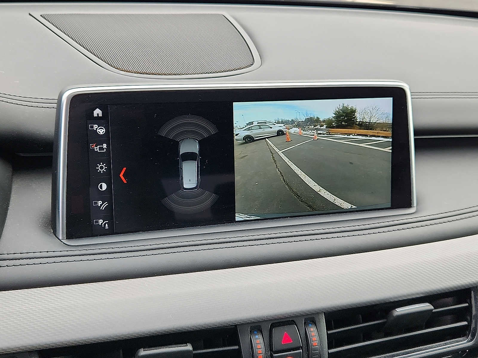 Used 2018 BMW X5 xDrive50i w/ M Sport Package image 17