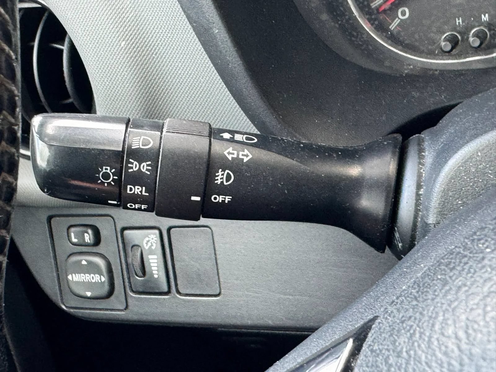 Used 2015 Toyota Yaris SE FWD image 31