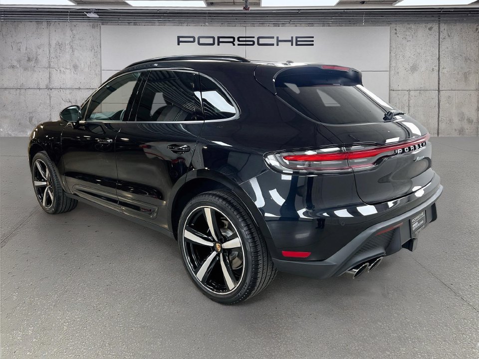Certified 2026 Porsche Macan AWD/4WD image 3