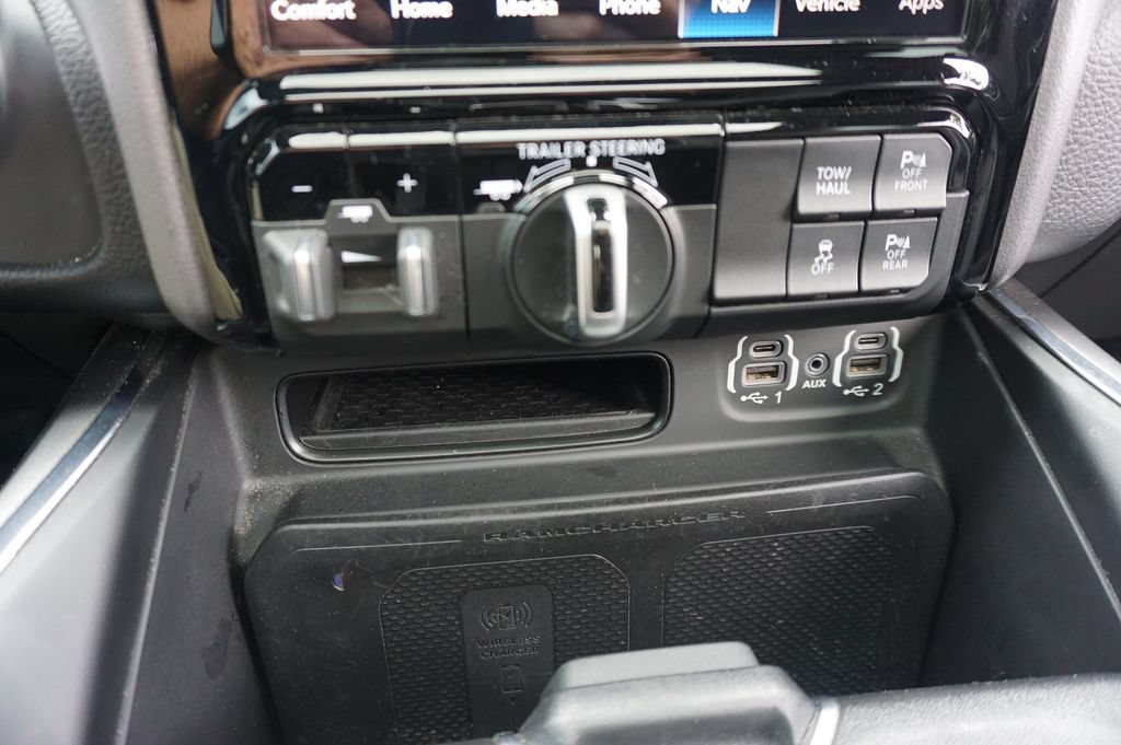Used 2022 RAM 1500 Laramie AWD/4WD image 14