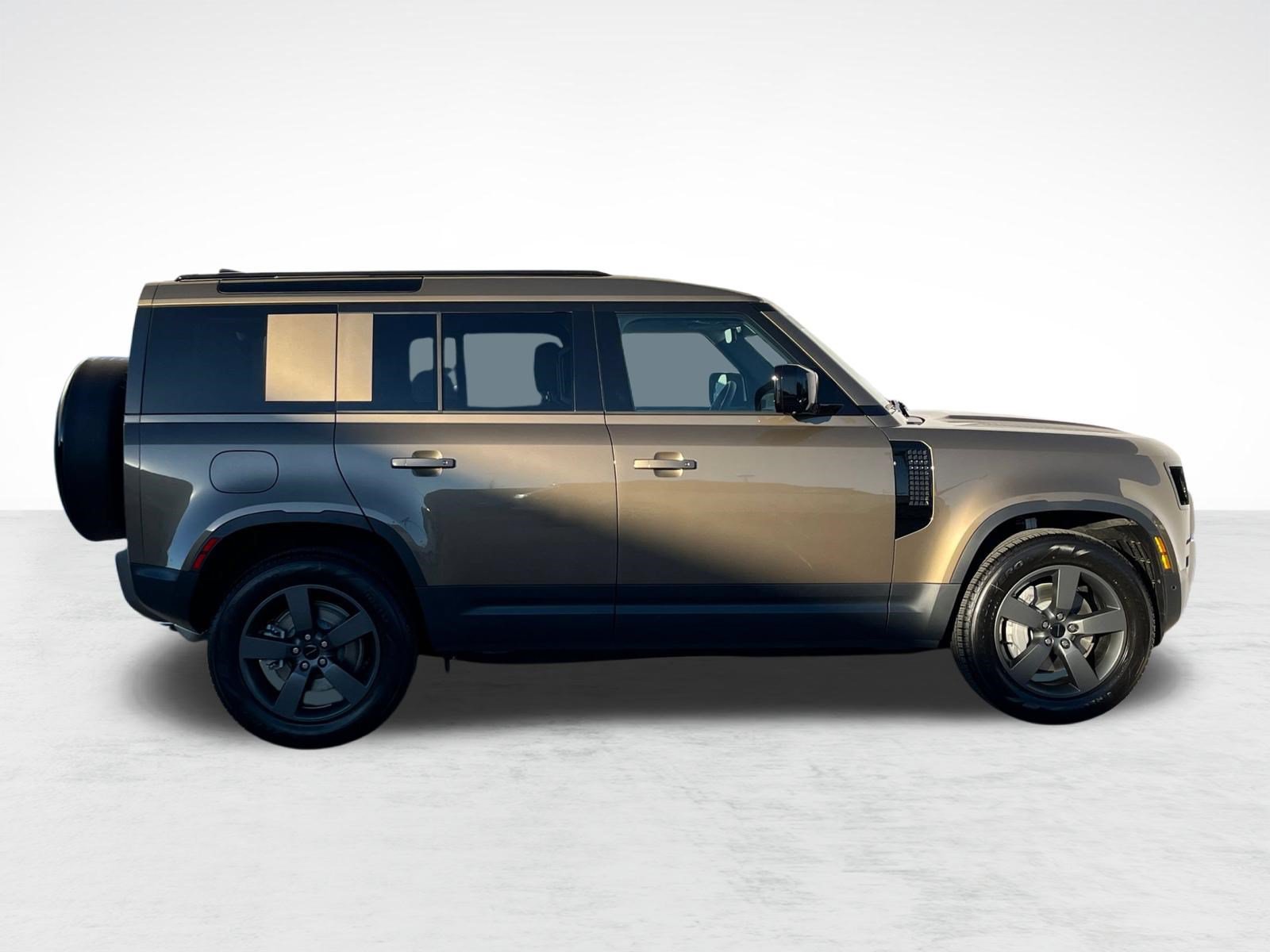Used 2026 Land Rover Defender 110 S AWD/4WD image 8