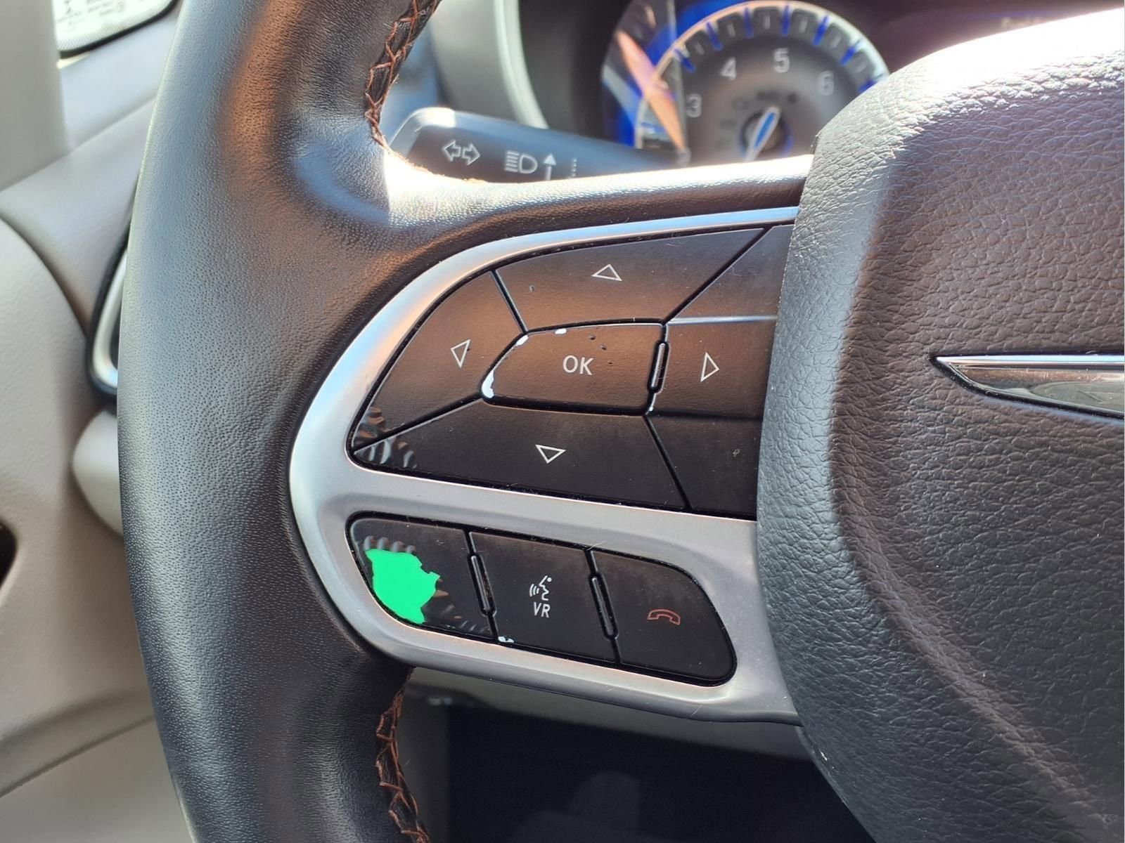 Used 2020 Chrysler Pacifica Touring-L Plus w/ Tire & Wheel Group image 17