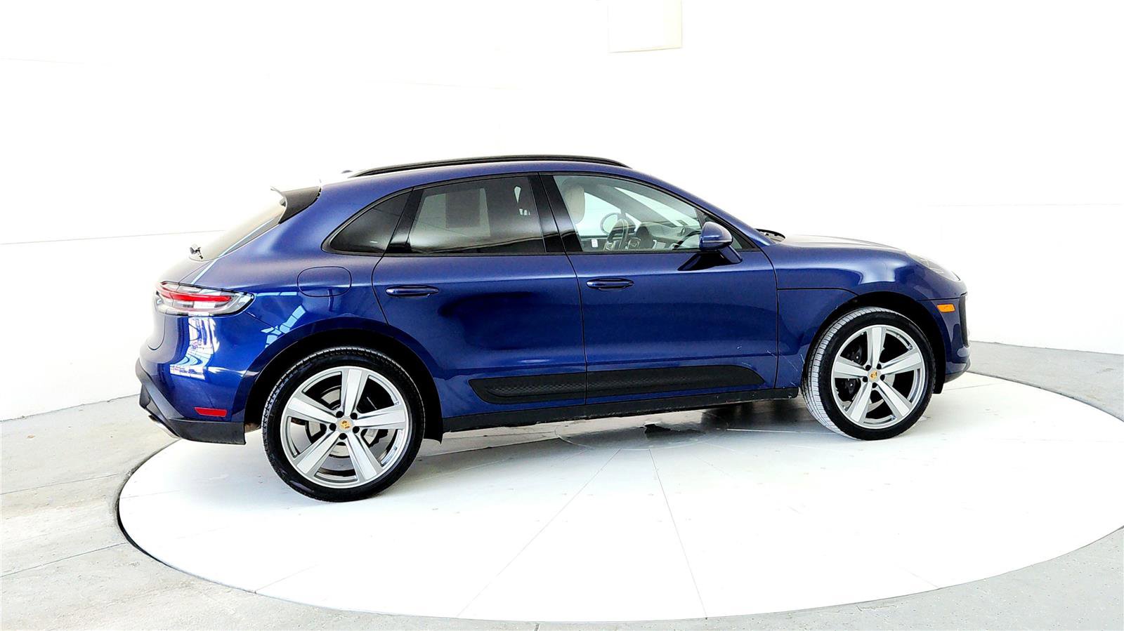 Used 2024 Porsche Macan Turbo image 6