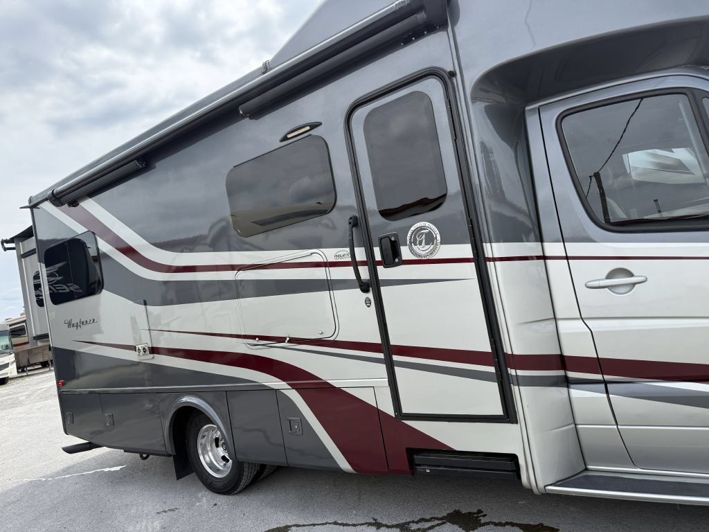Used 2018 Mercedes-Benz Sprinter 3500 image 36
