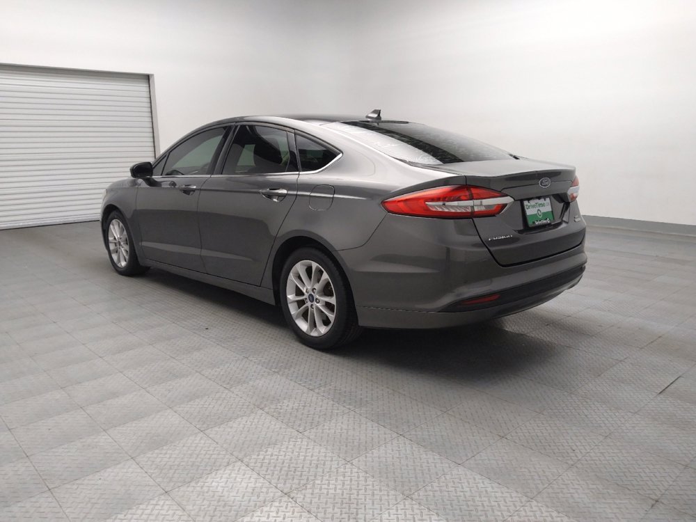 Used 2020 Ford Fusion SE image 5