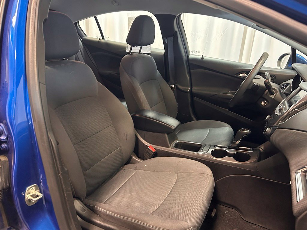 Used 2019 Chevrolet Cruze LT FWD image 22