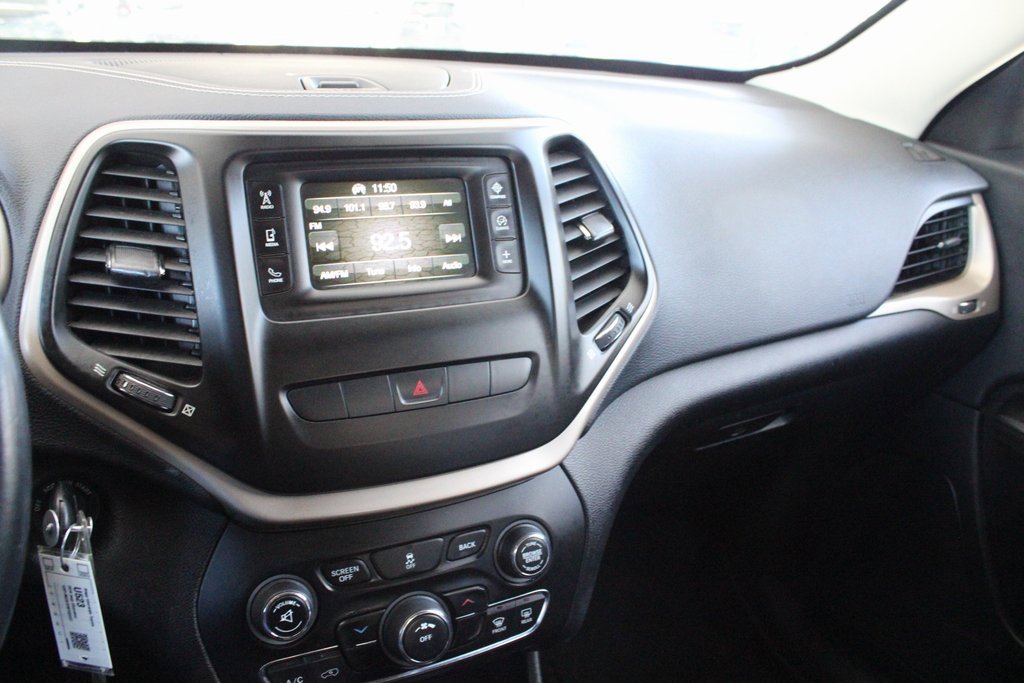 Used 2014 Jeep Cherokee Latitude image 24