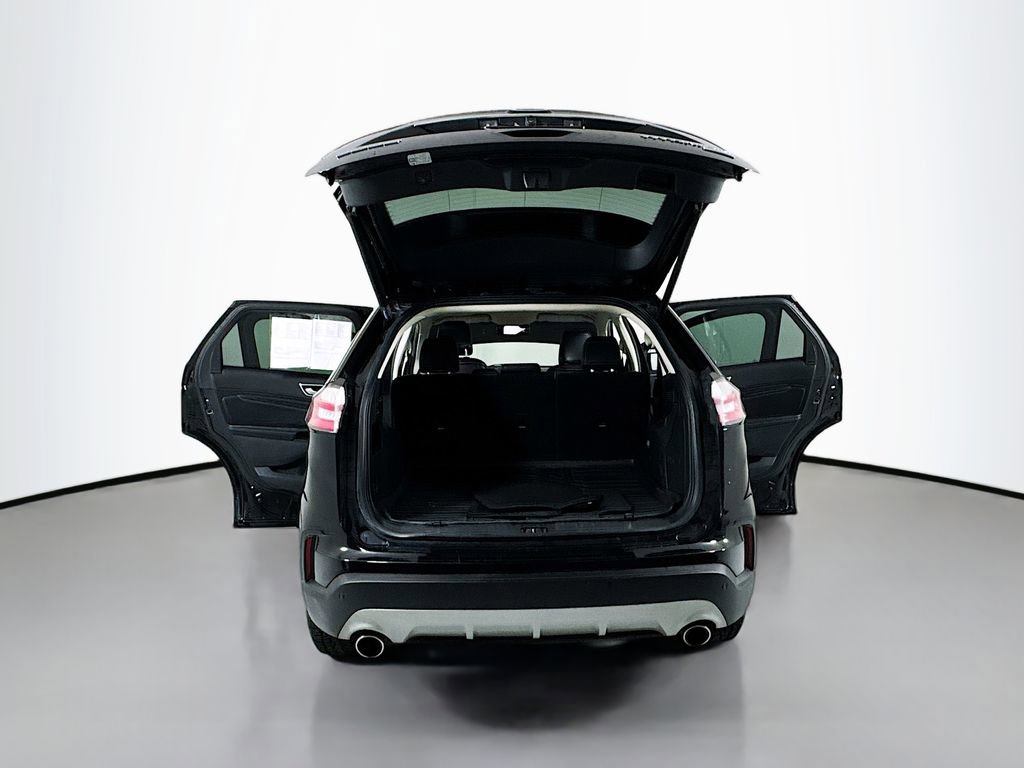 Used 2020 Ford Edge Titanium w/ Cargo Accessory Package FWD image 23