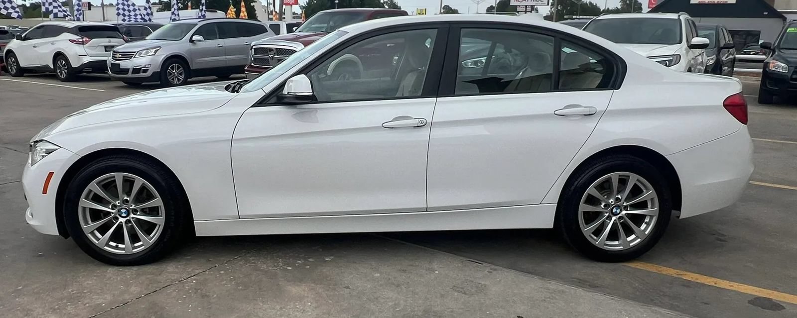 Used 2018 BMW 320i xDrive Sedan AWD/4WD image 7