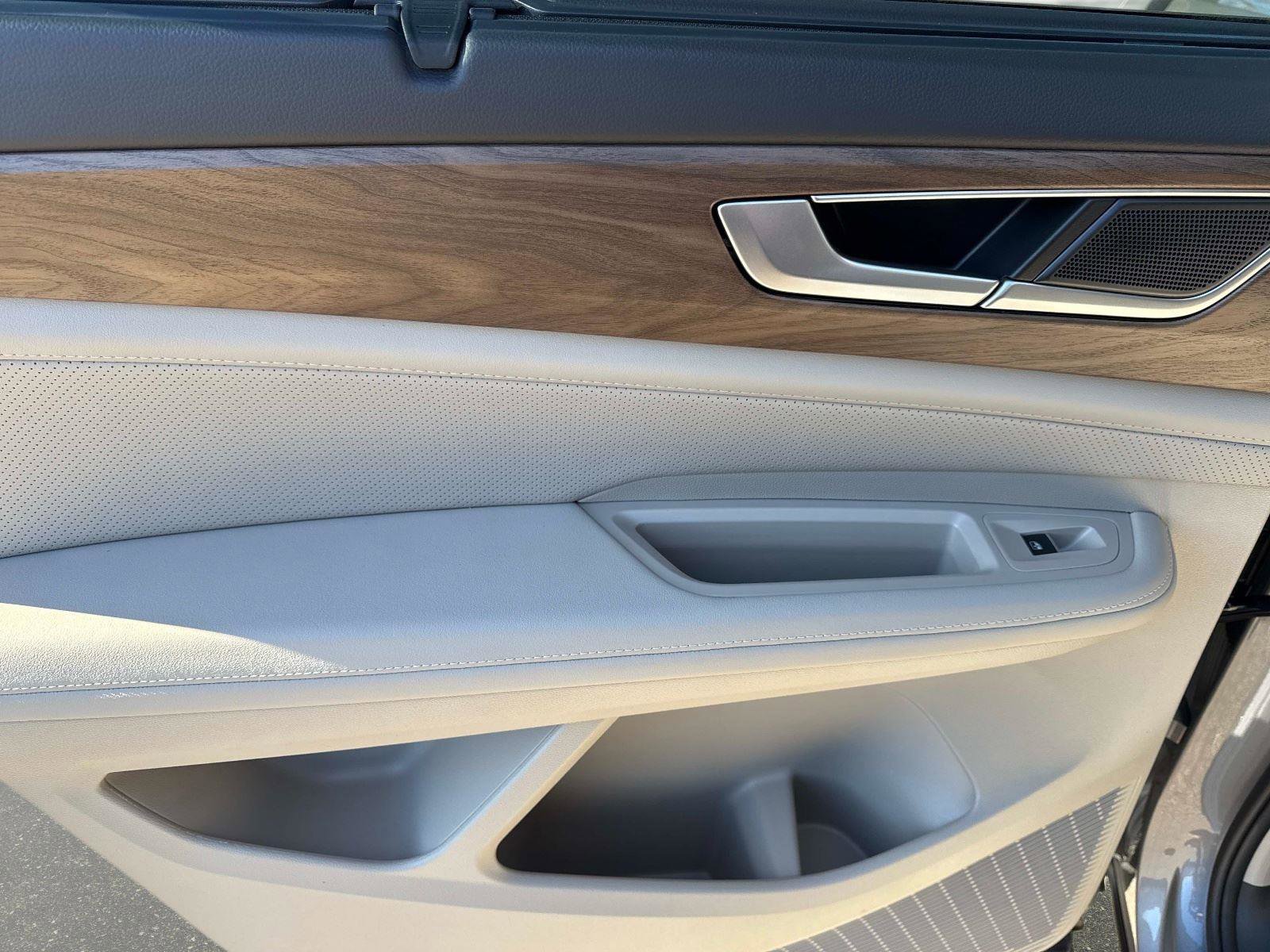 New 2026 Volkswagen Atlas SE image 11