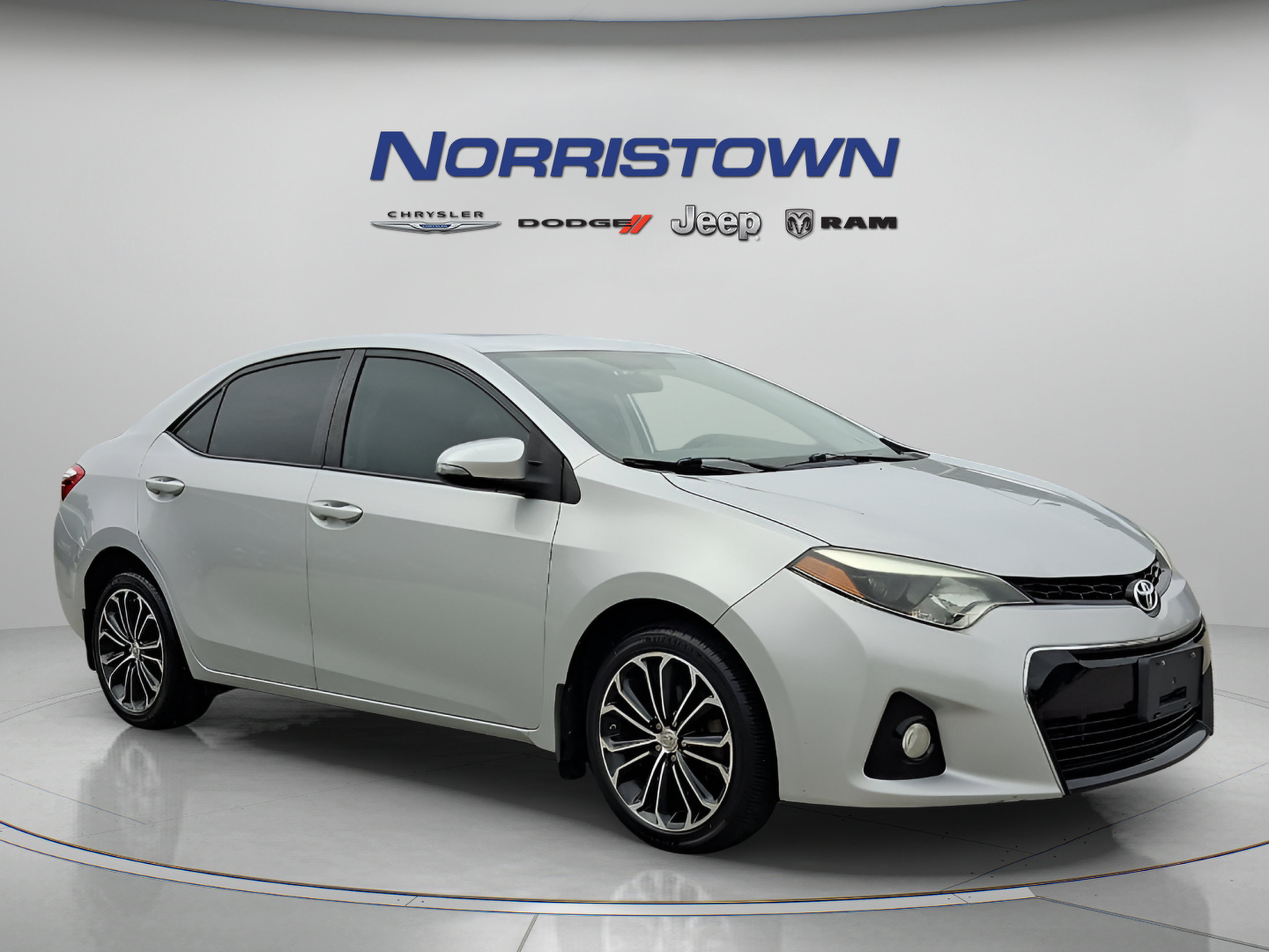 Used 2015 Toyota Corolla S FWD image 1