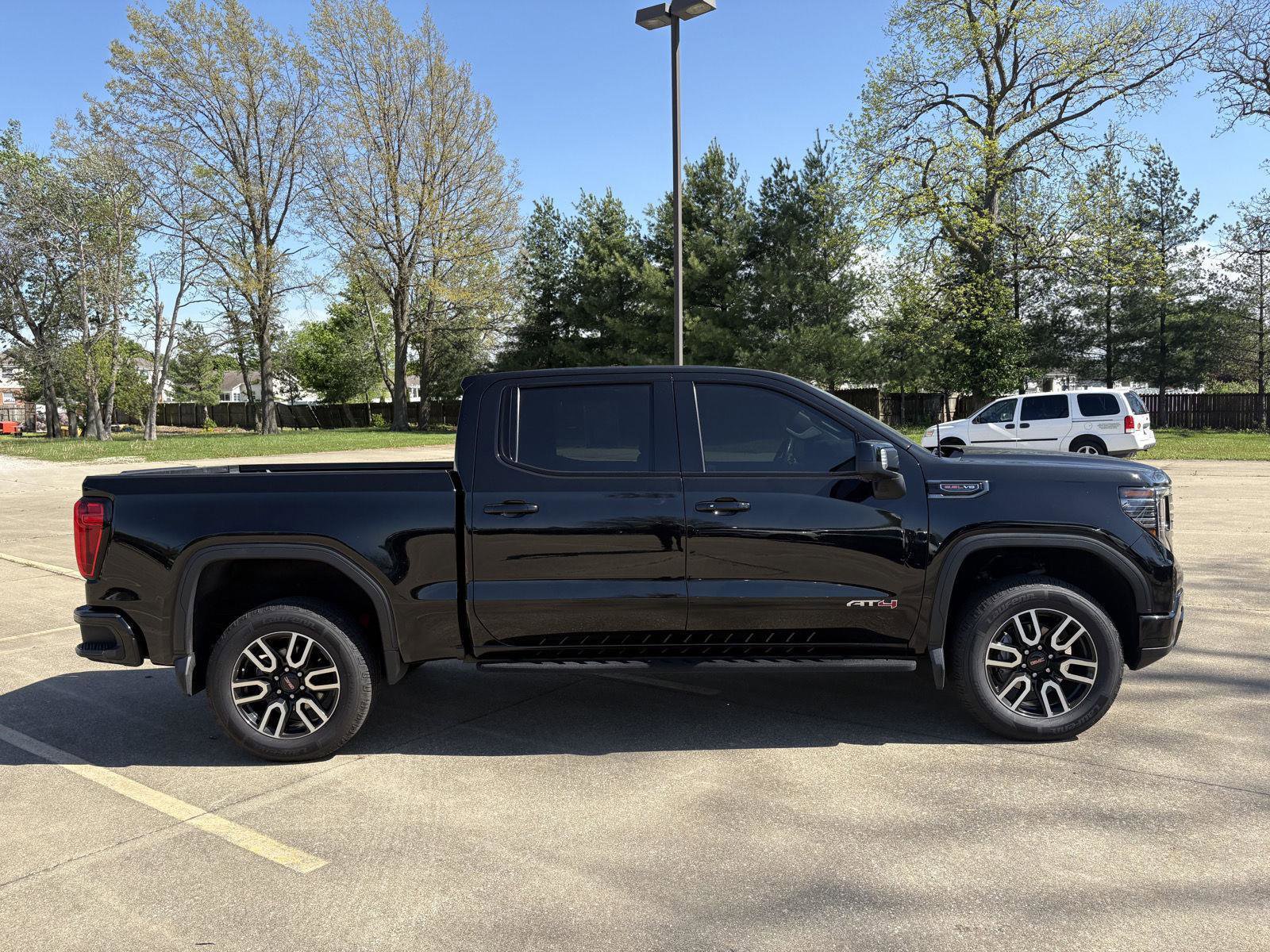 Used 2022 GMC Sierra 1500 AT4 w/ AT4 Premium Package AWD/4WD image 25