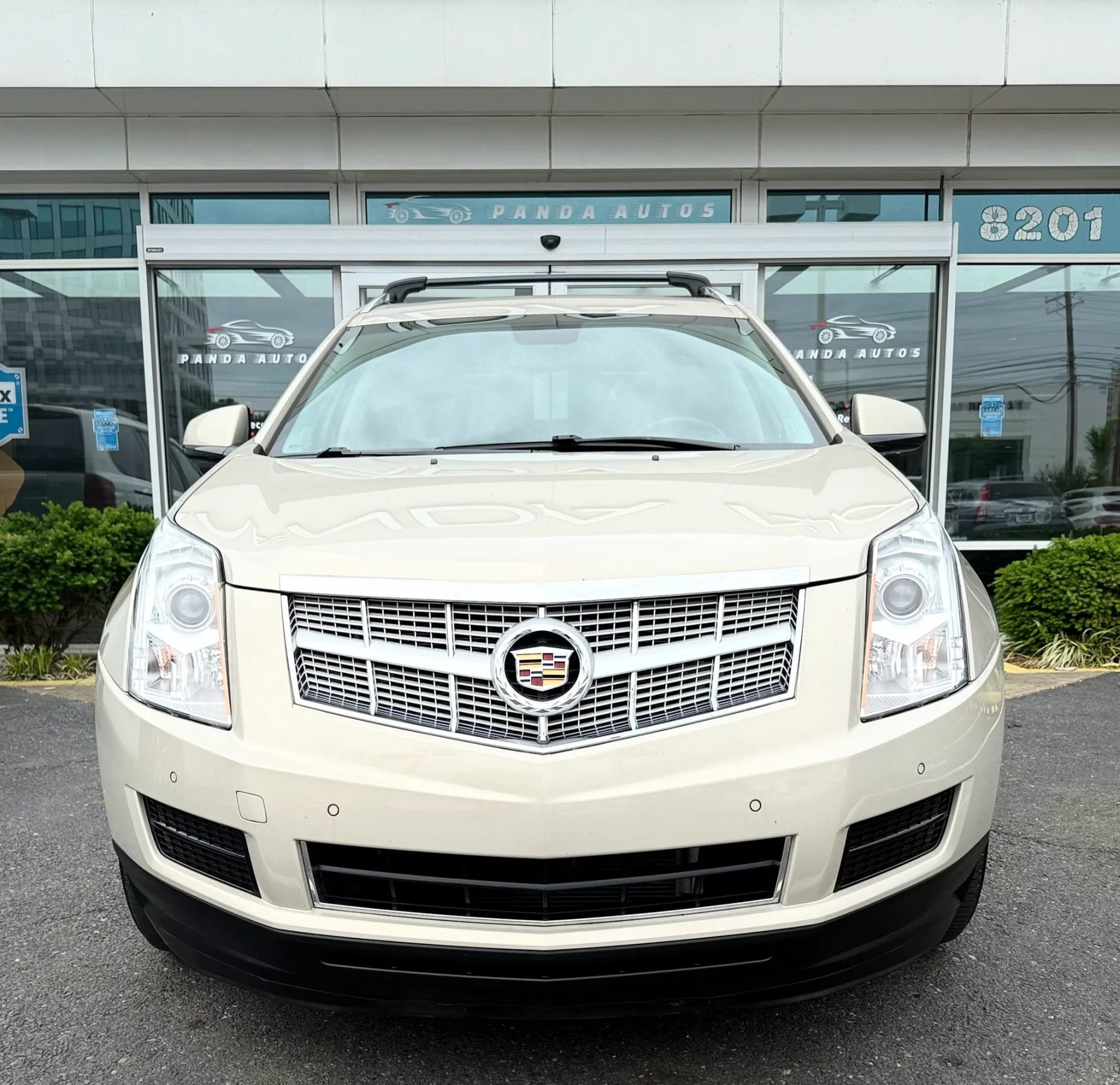 Used 2012 Cadillac SRX Luxury AWD/4WD image 2