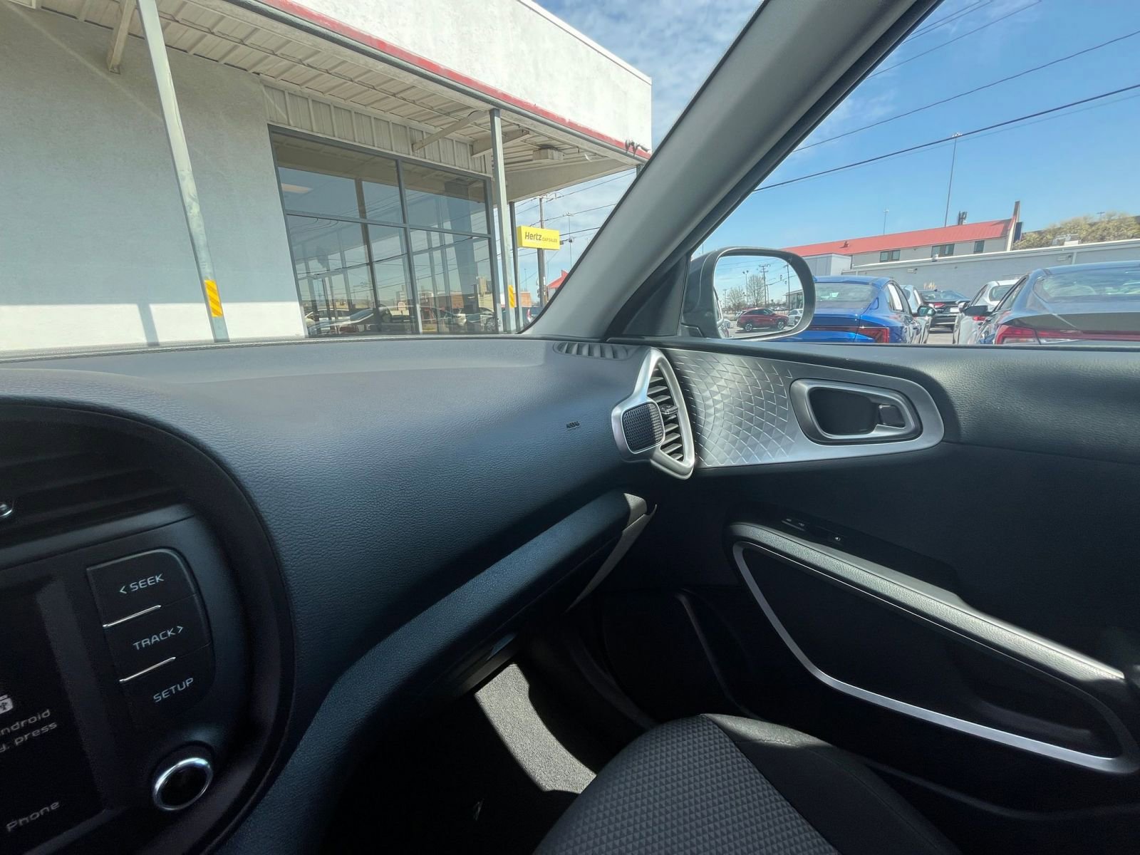 Used 2025 Kia Soul LX w/ LX Technology Package image 33