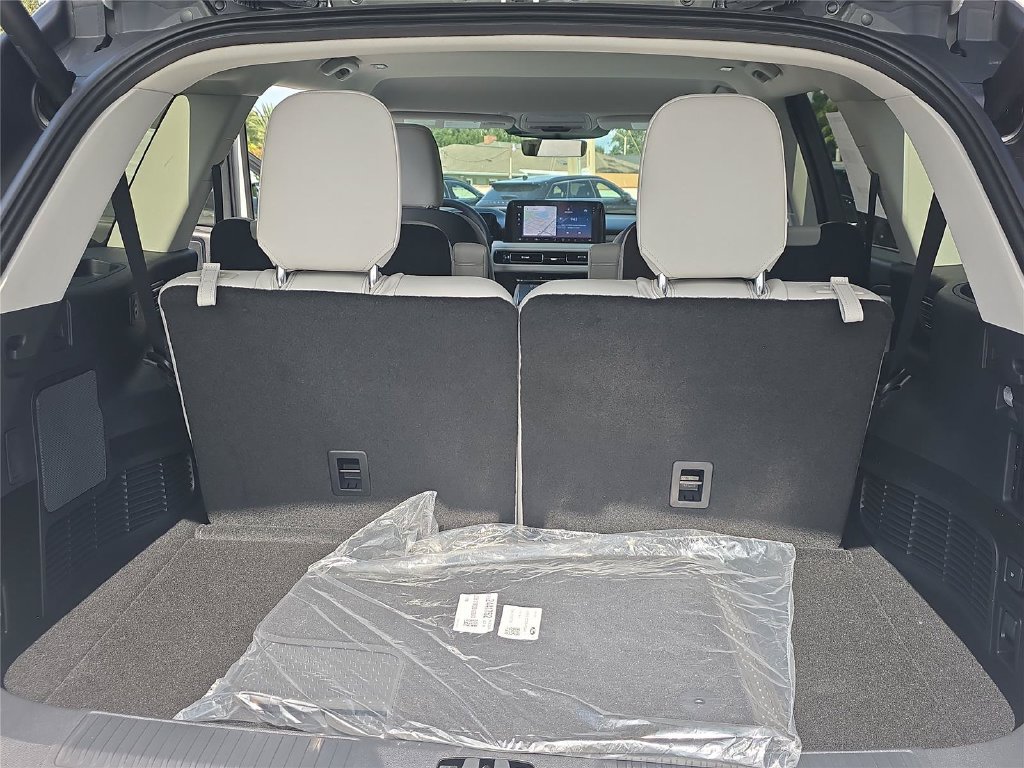New 2027 Lincoln Aviator 2WD image 25