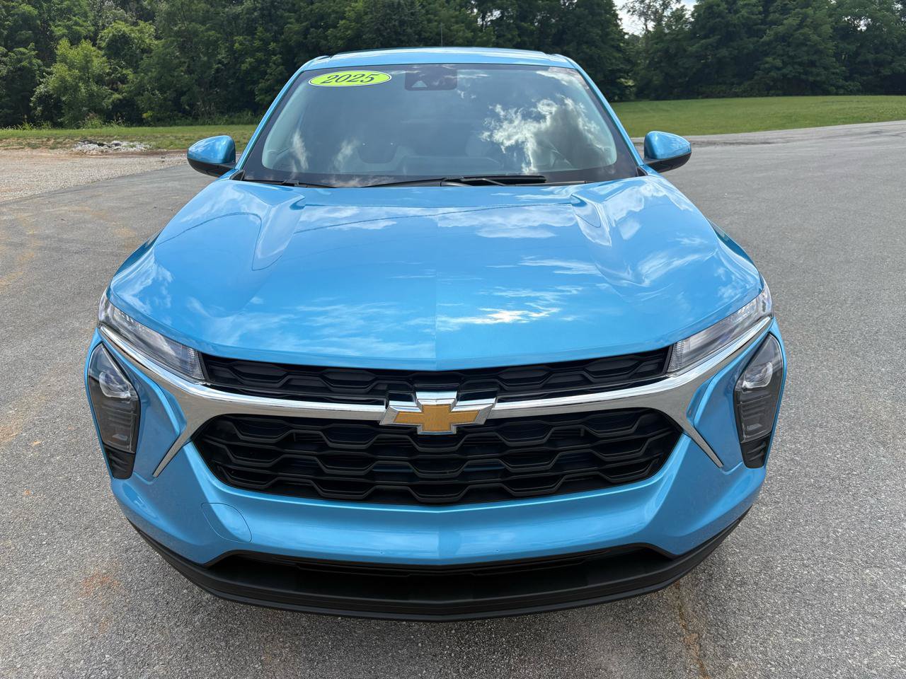 Used 2025 Chevrolet Trax LS w/ LS Convenience Package FWD image 8