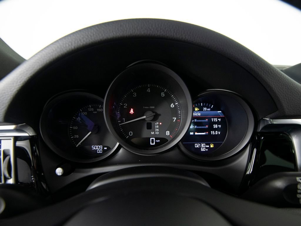 Certified 2025 Porsche Macan image 23