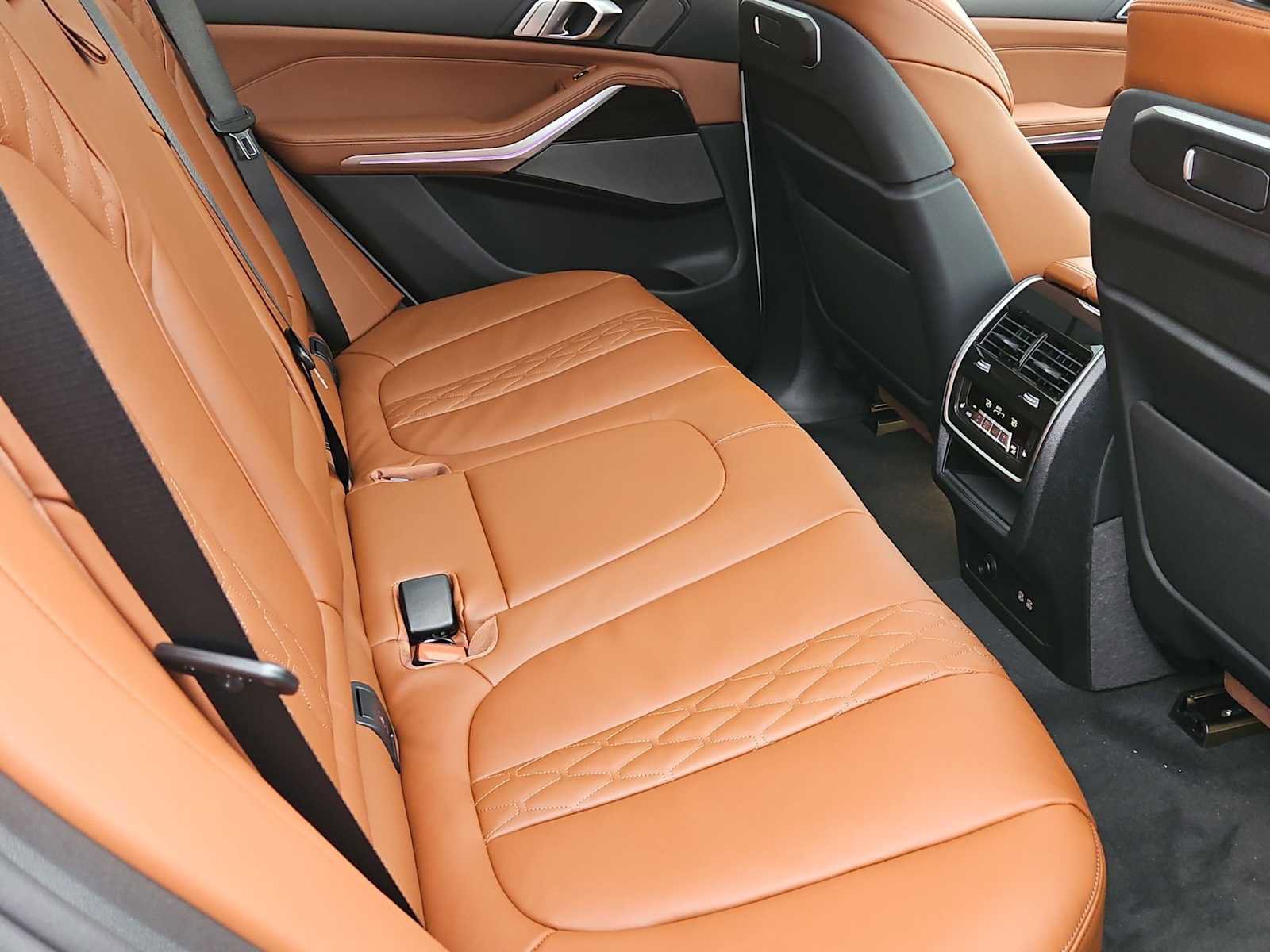 New 2026 BMW X5 M60i w/ Climate Comfort Package image 19