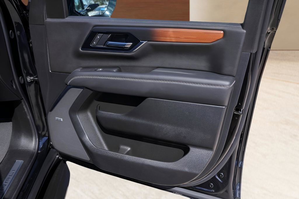 Used 2025 GMC Yukon Denali image 28