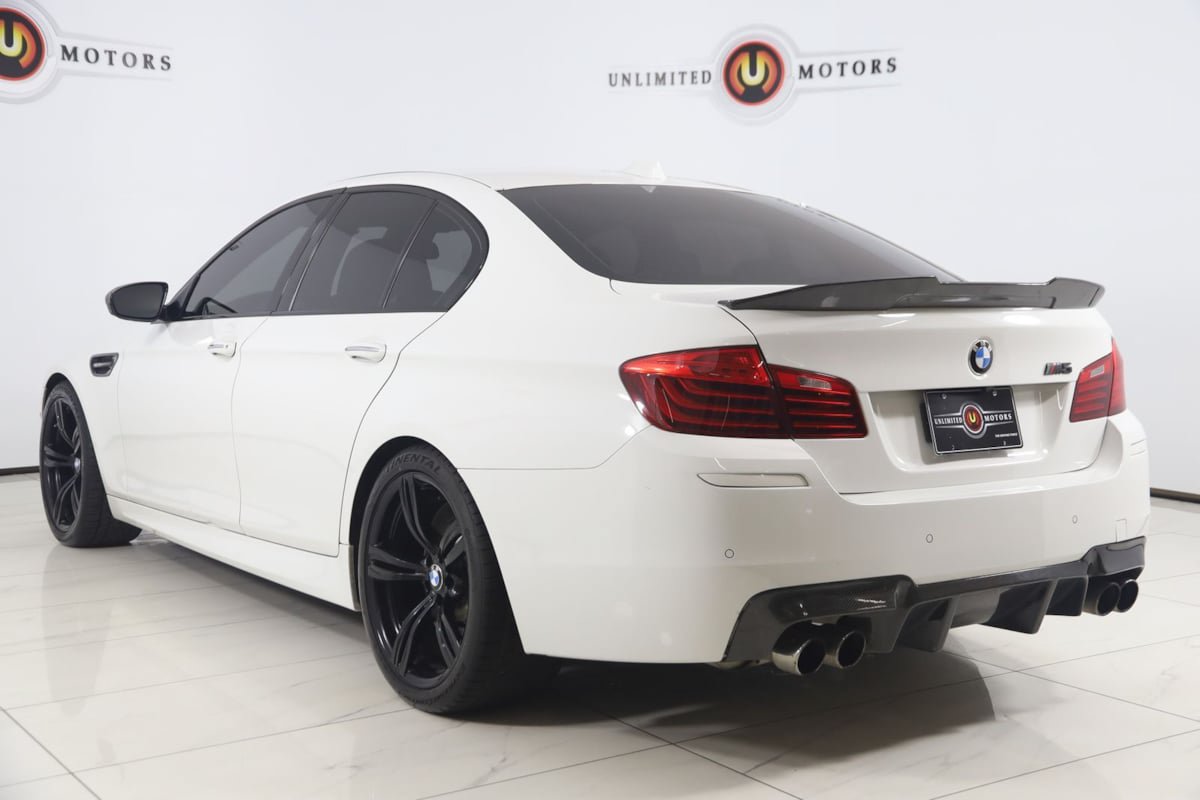 Used 2015 BMW M5 RWD image 4