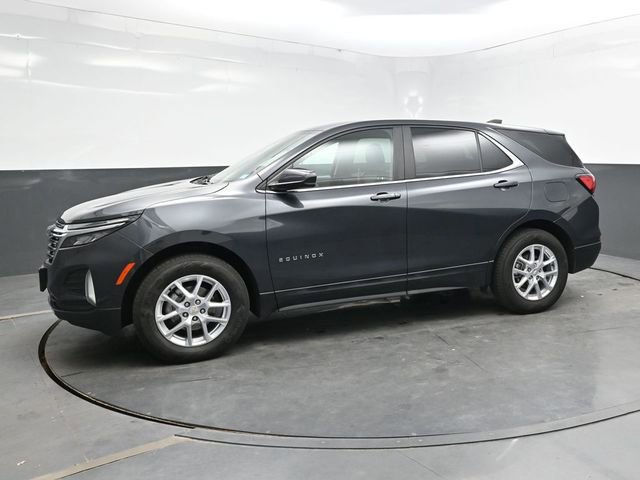 Used 2023 Chevrolet Equinox LT w/ Driver Convenience Package image 3