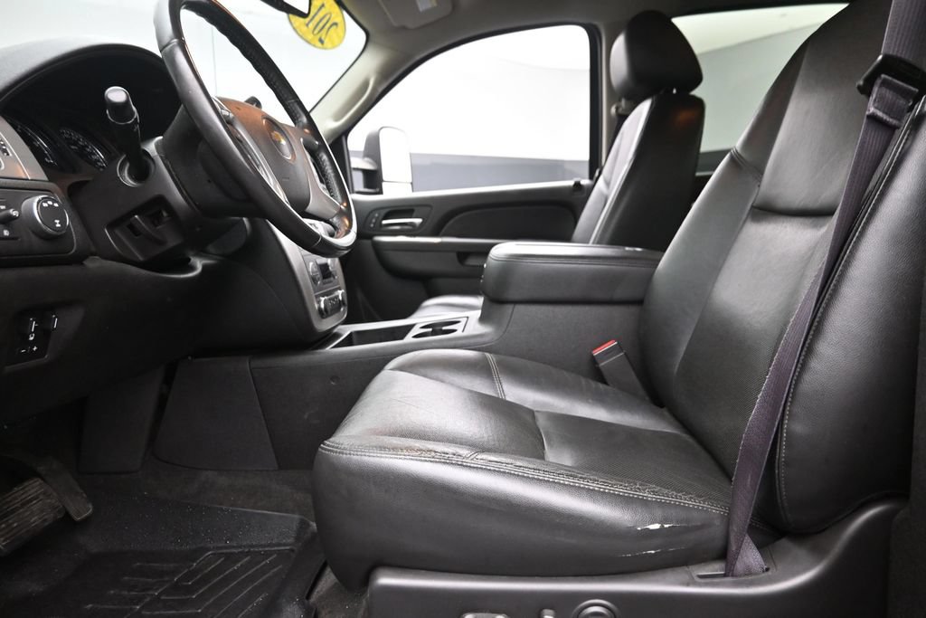 Used 2014 Chevrolet Silverado 2500 LTZ w/ LTZ Plus Package AWD/4WD image 16