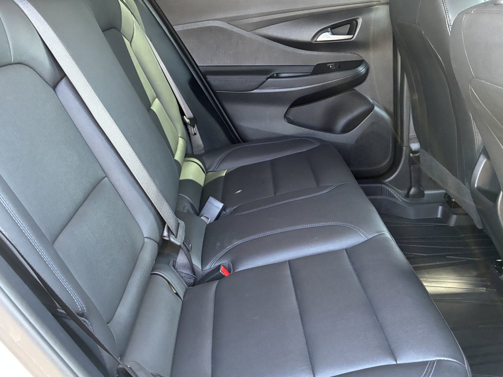 Used 2025 Buick Envista Sport Touring w/ Convenience I Package FWD image 11