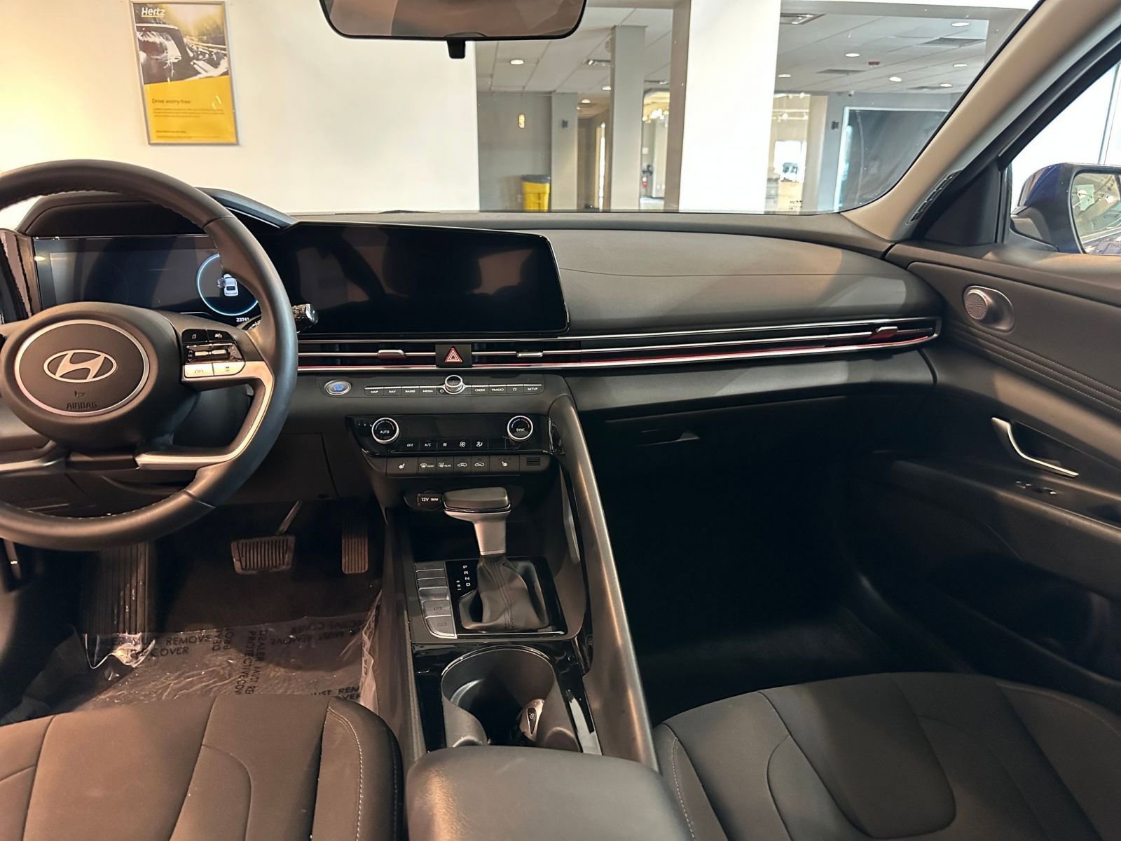 Used 2025 Hyundai Elantra SEL image 35