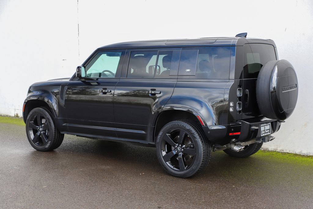 Used 2024 Land Rover Defender 110 V8 AWD/4WD image 16