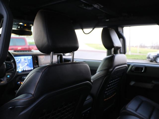 Used 2023 Ford Bronco Badlands AWD/4WD image 14
