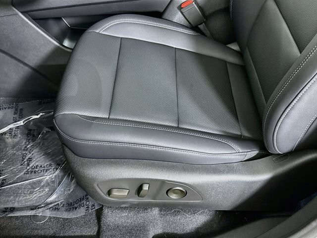 New 2027 Chevrolet Traverse LT w/ Sun and Wheel Package FWD image 21