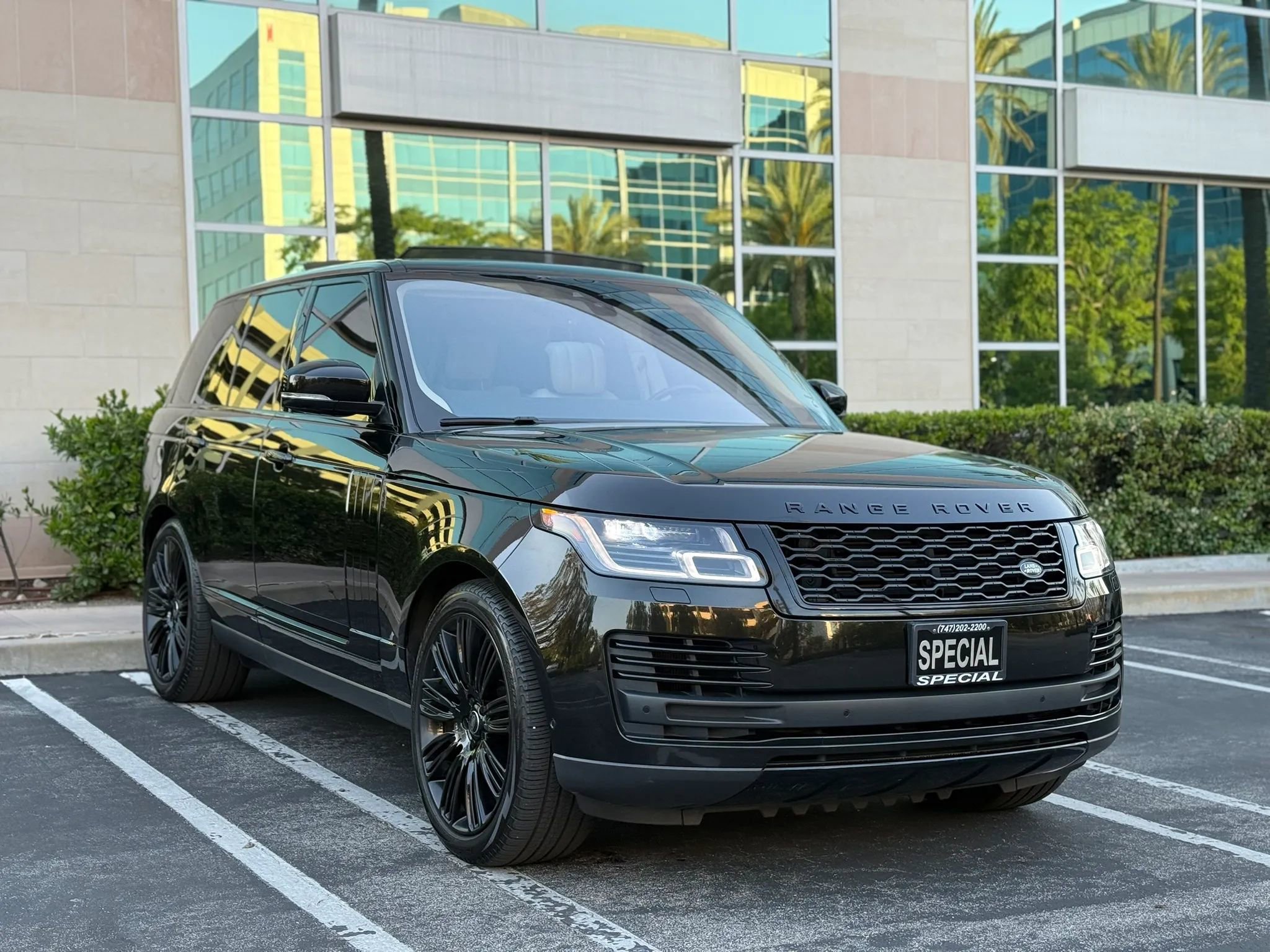 Used 2019 Land Rover Range Rover HSE AWD/4WD image 7