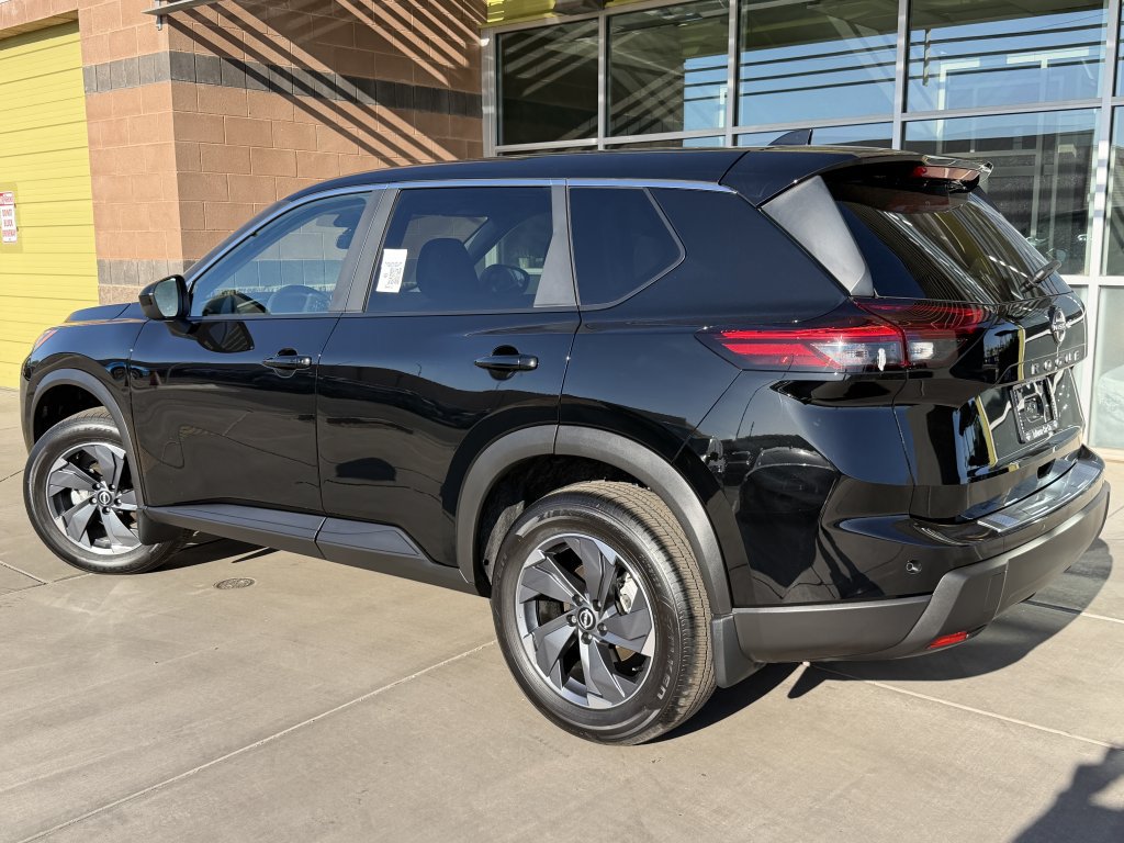 Used 2025 Nissan Rogue SV FWD image 5