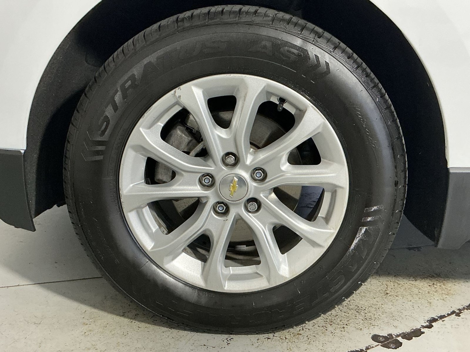 Used 2019 Chevrolet Equinox LS AWD/4WD image 13
