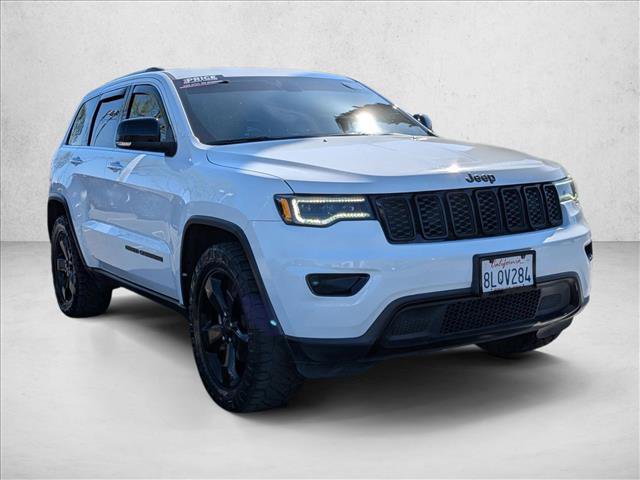 Used 2018 Jeep Grand Cherokee Limited image 3