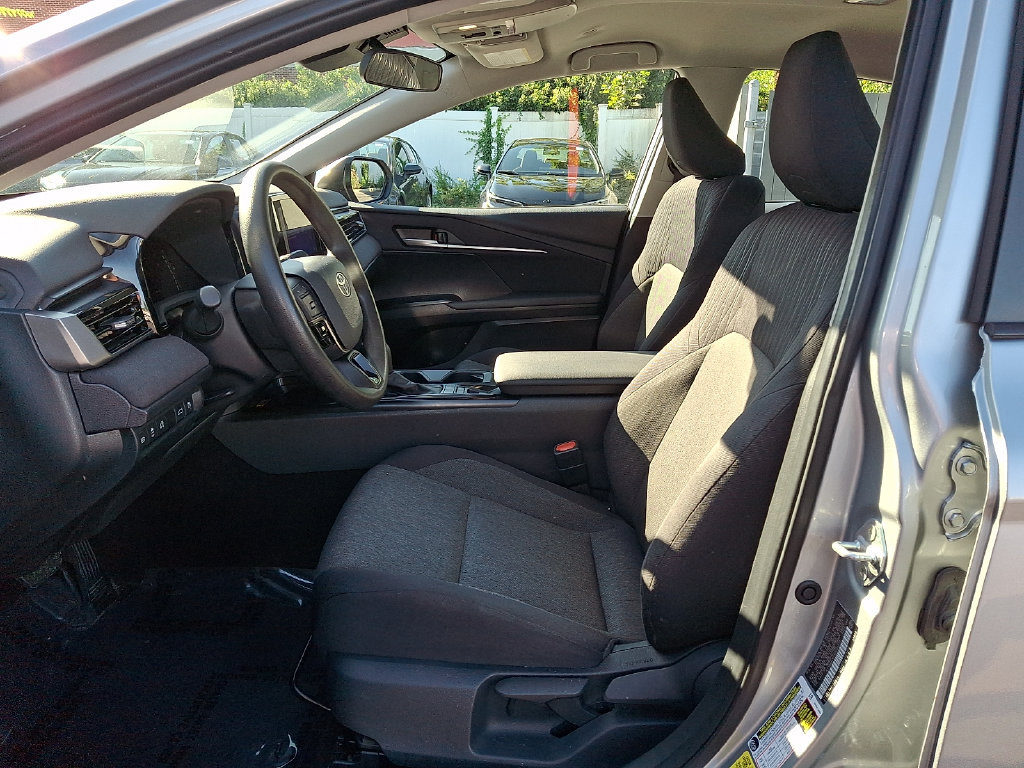 Certified 2025 Toyota Camry LE FWD image 14