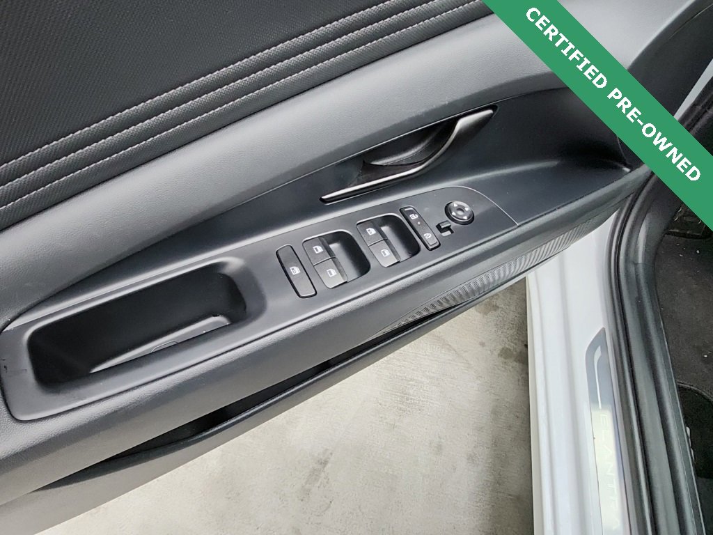 Certified 2025 Hyundai Elantra SEL image 12