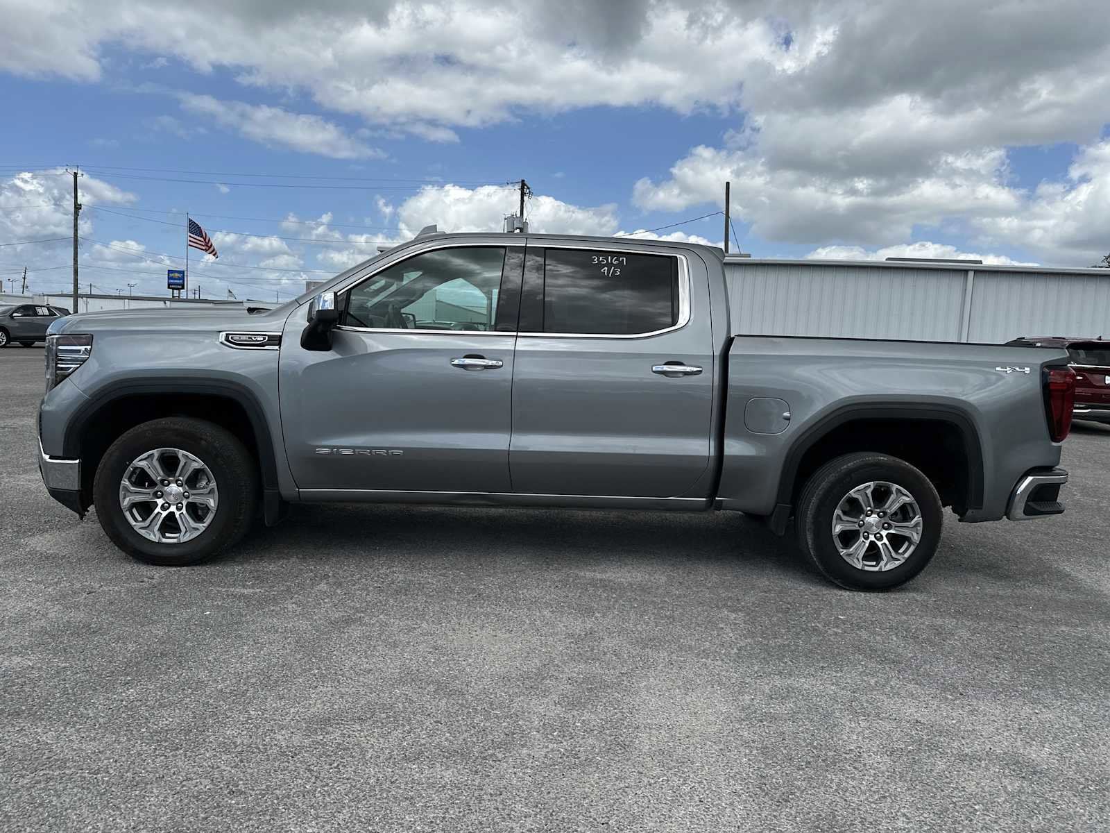 Used 2025 GMC Sierra 1500 SLT AWD/4WD image 6