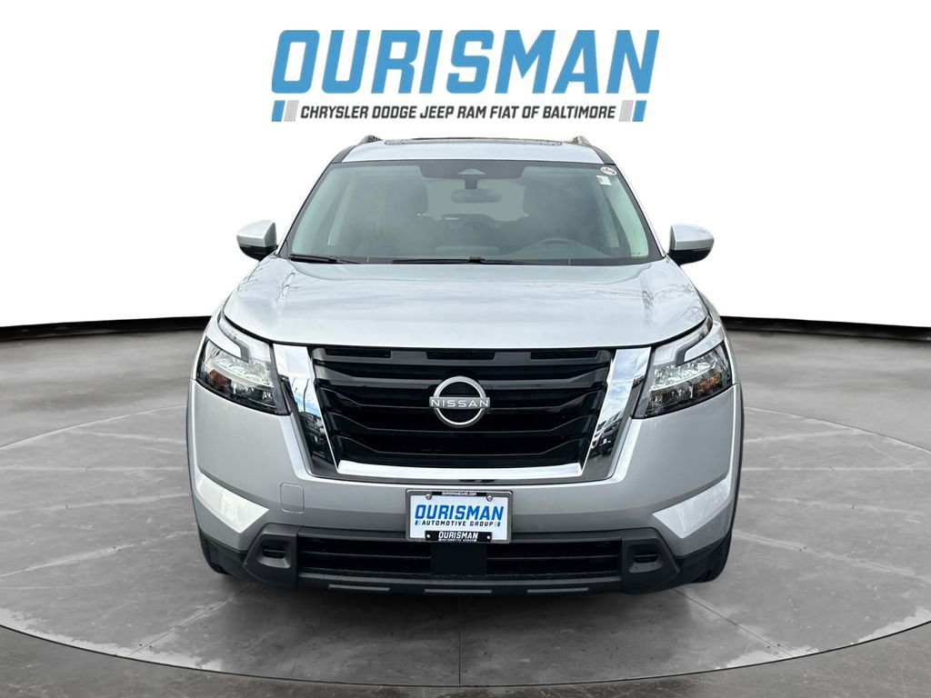 Used 2024 Nissan Pathfinder SV w/ SV Premium Package image 8