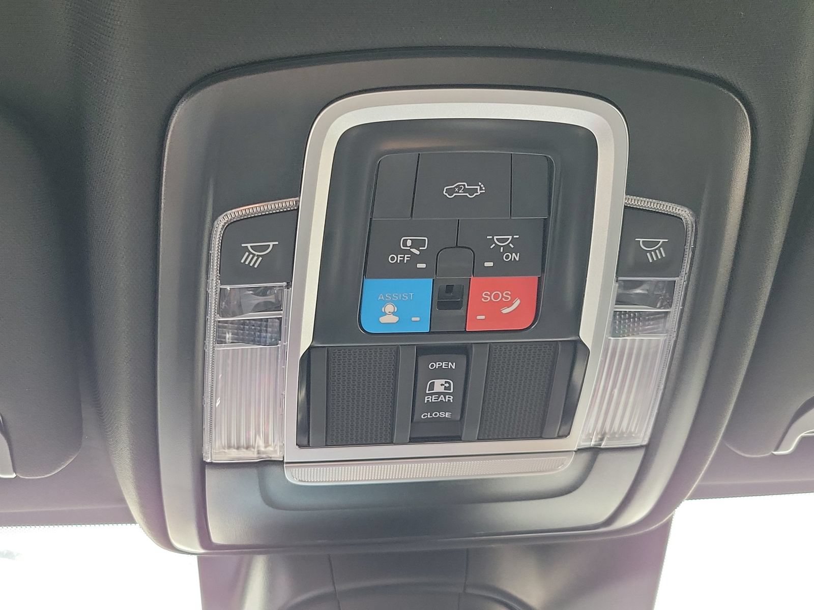 Used 2026 RAM 2500 Laramie AWD/4WD image 21