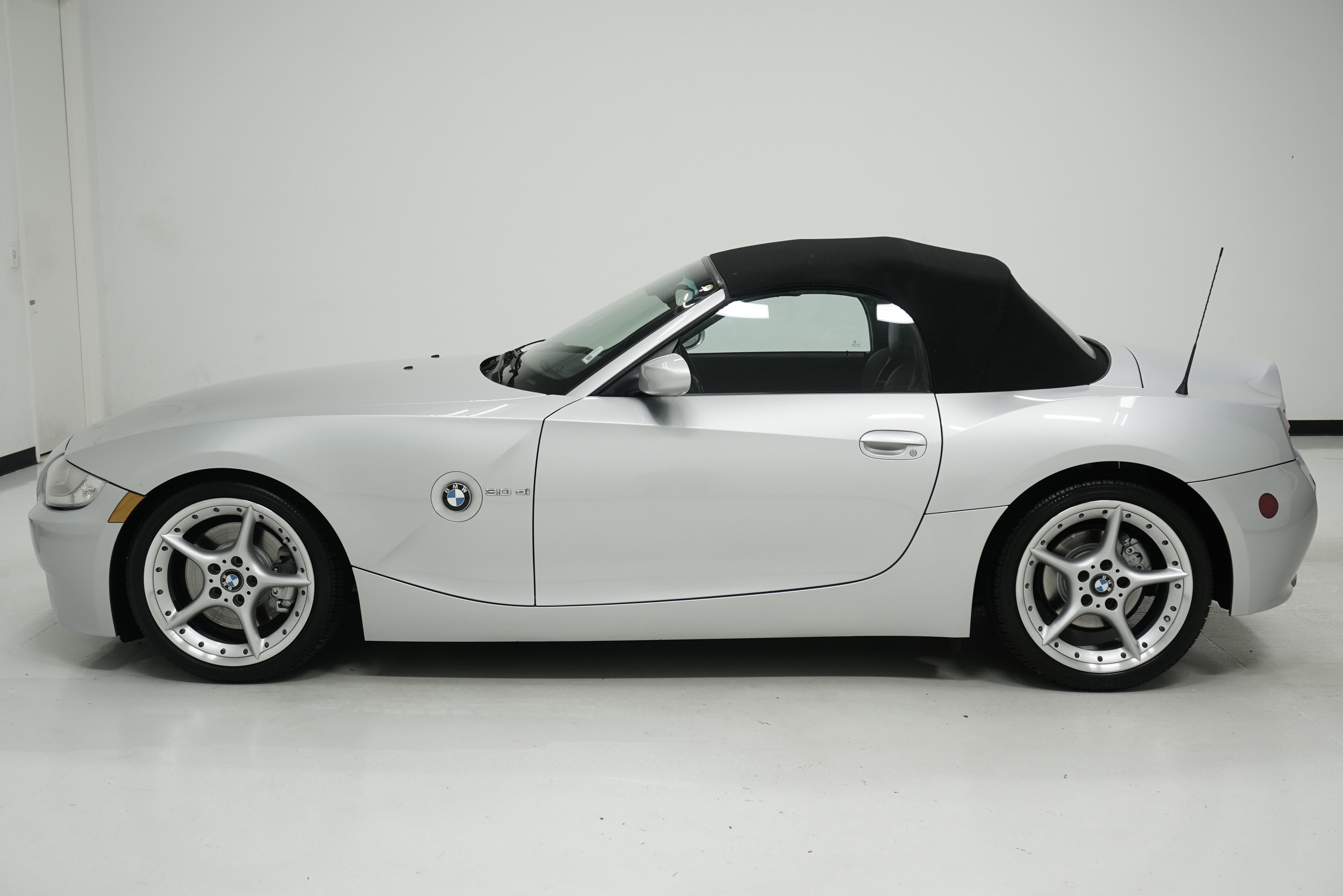 Used 2008 BMW Z4 3.0si image 7