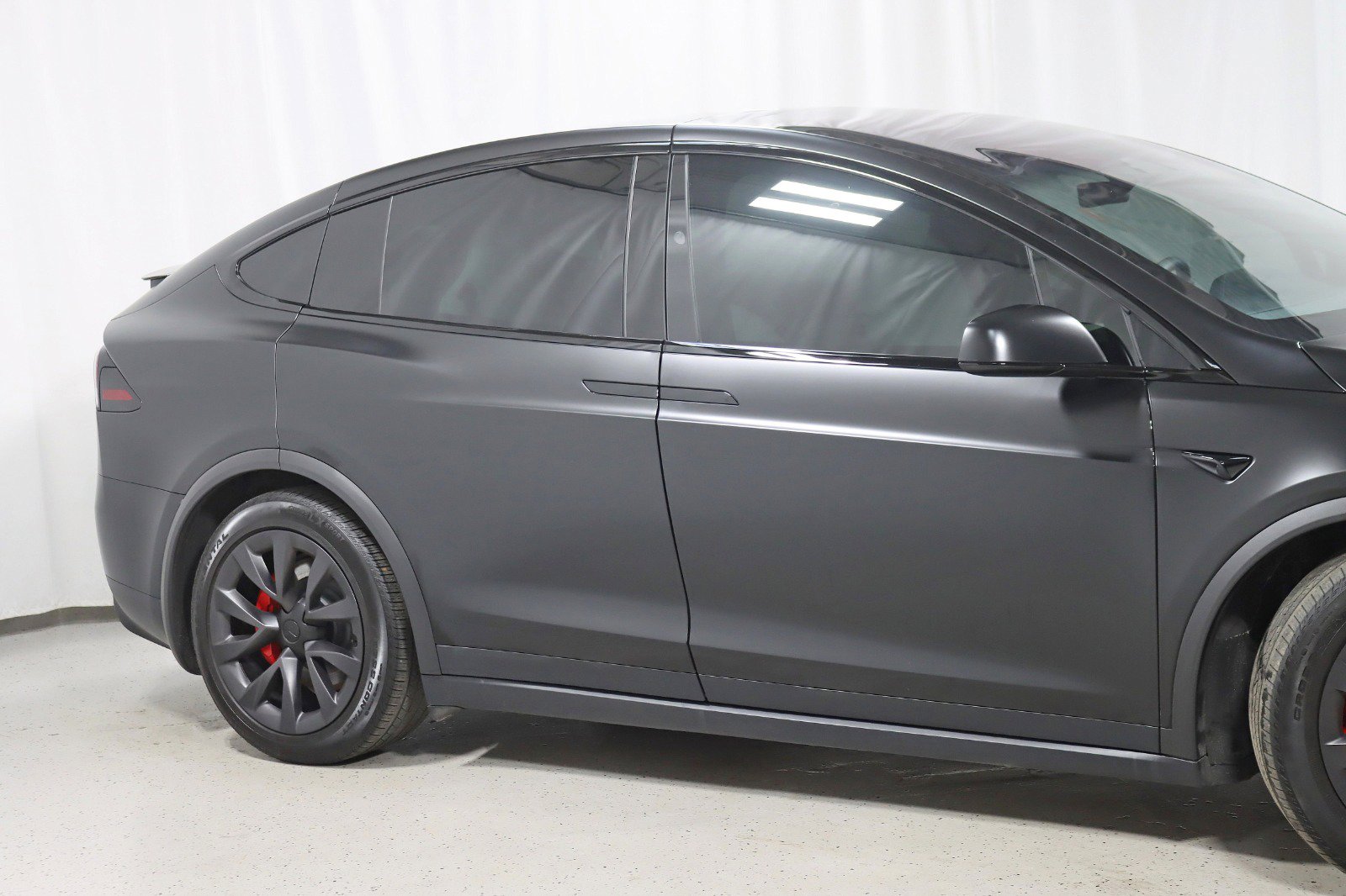 Used 2023 Tesla Model X Plaid image 3