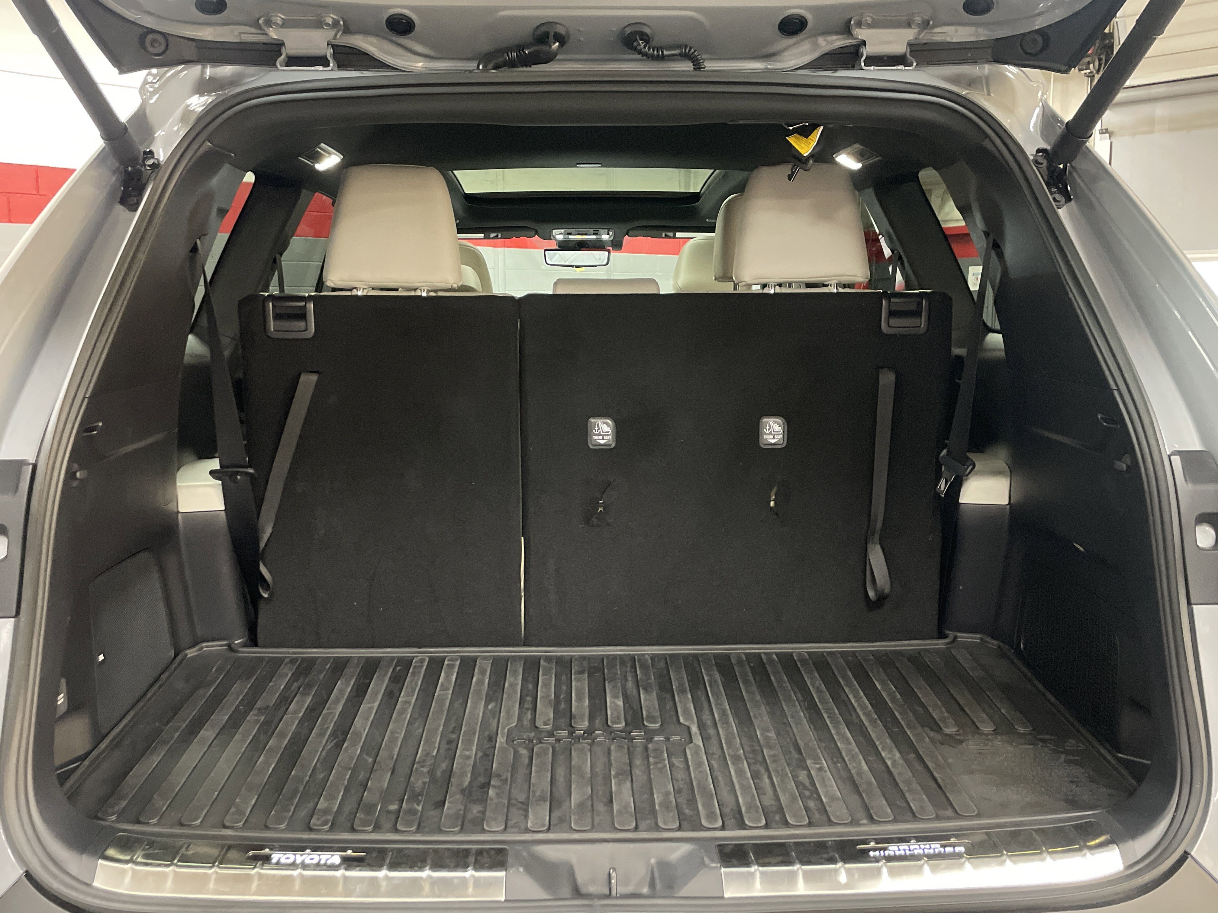 Used 2026 Toyota Grand Highlander AWD Hybrid image 33