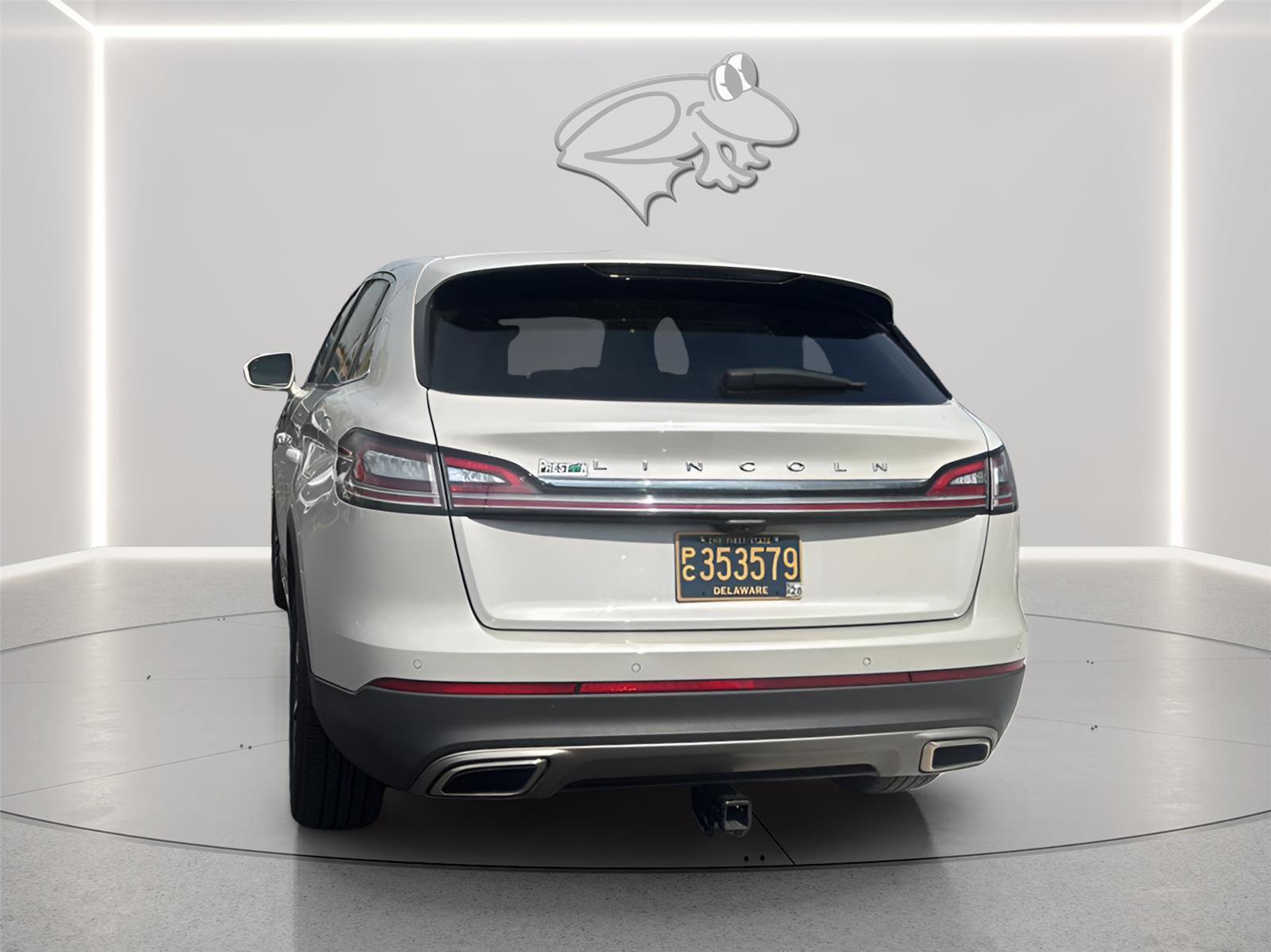 Used 2023 Lincoln Nautilus FWD image 5