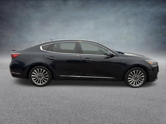 Used 2017 Kia Cadenza Premium FWD image 6
