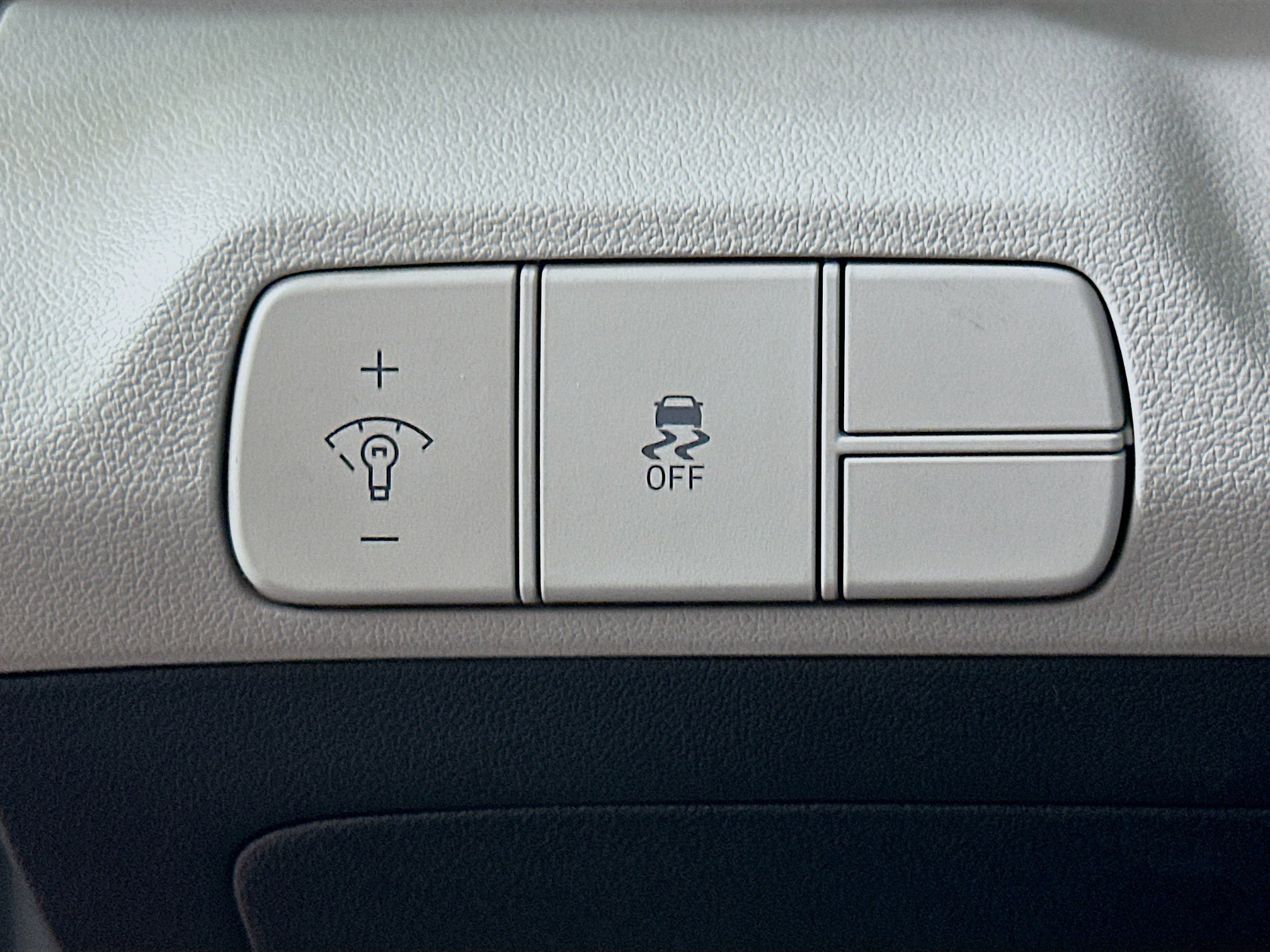 Used 2025 Hyundai Elantra Limited image 17