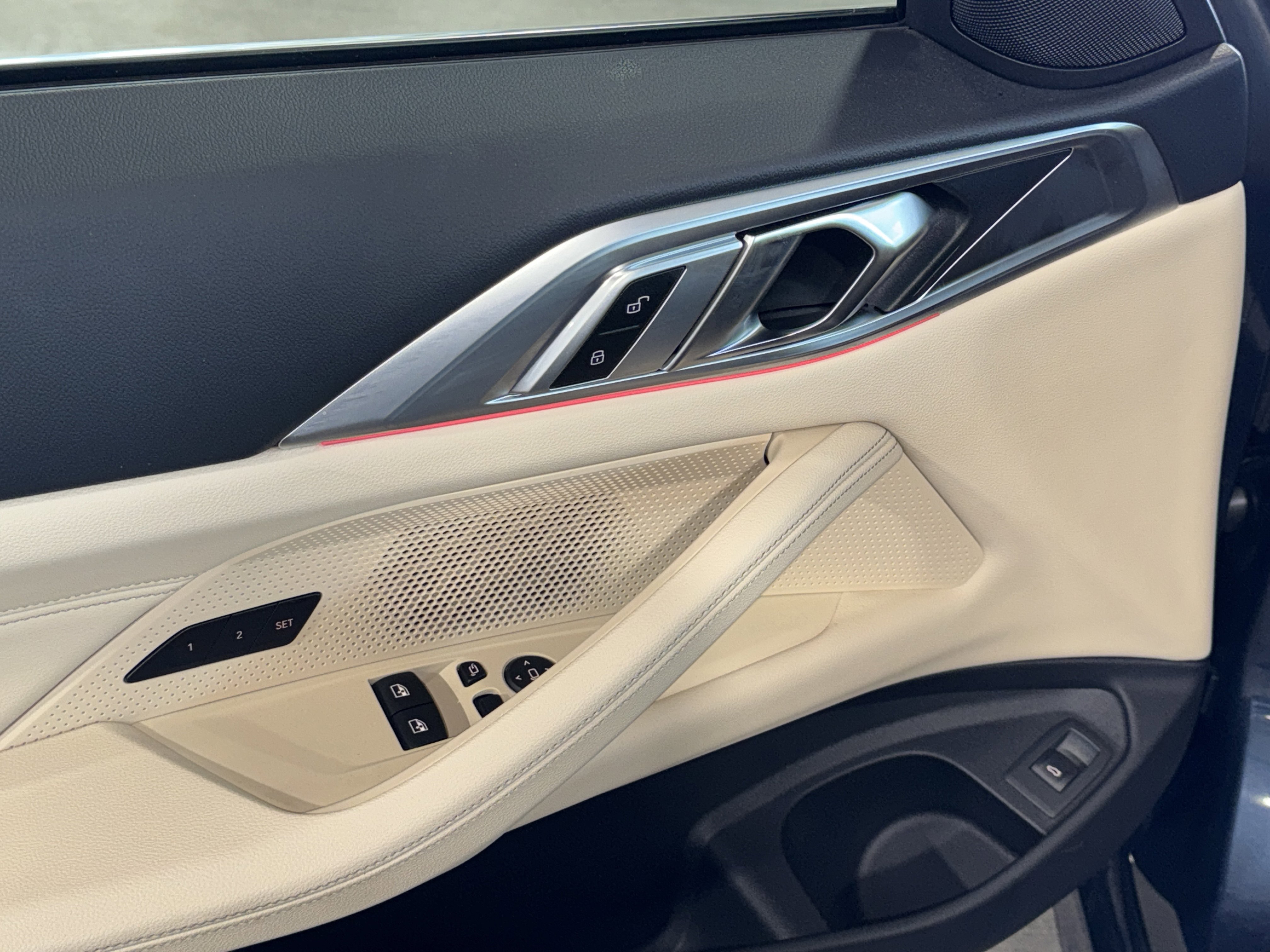 Used 2025 BMW 430i xDrive Coupe w/ Premium Package image 15