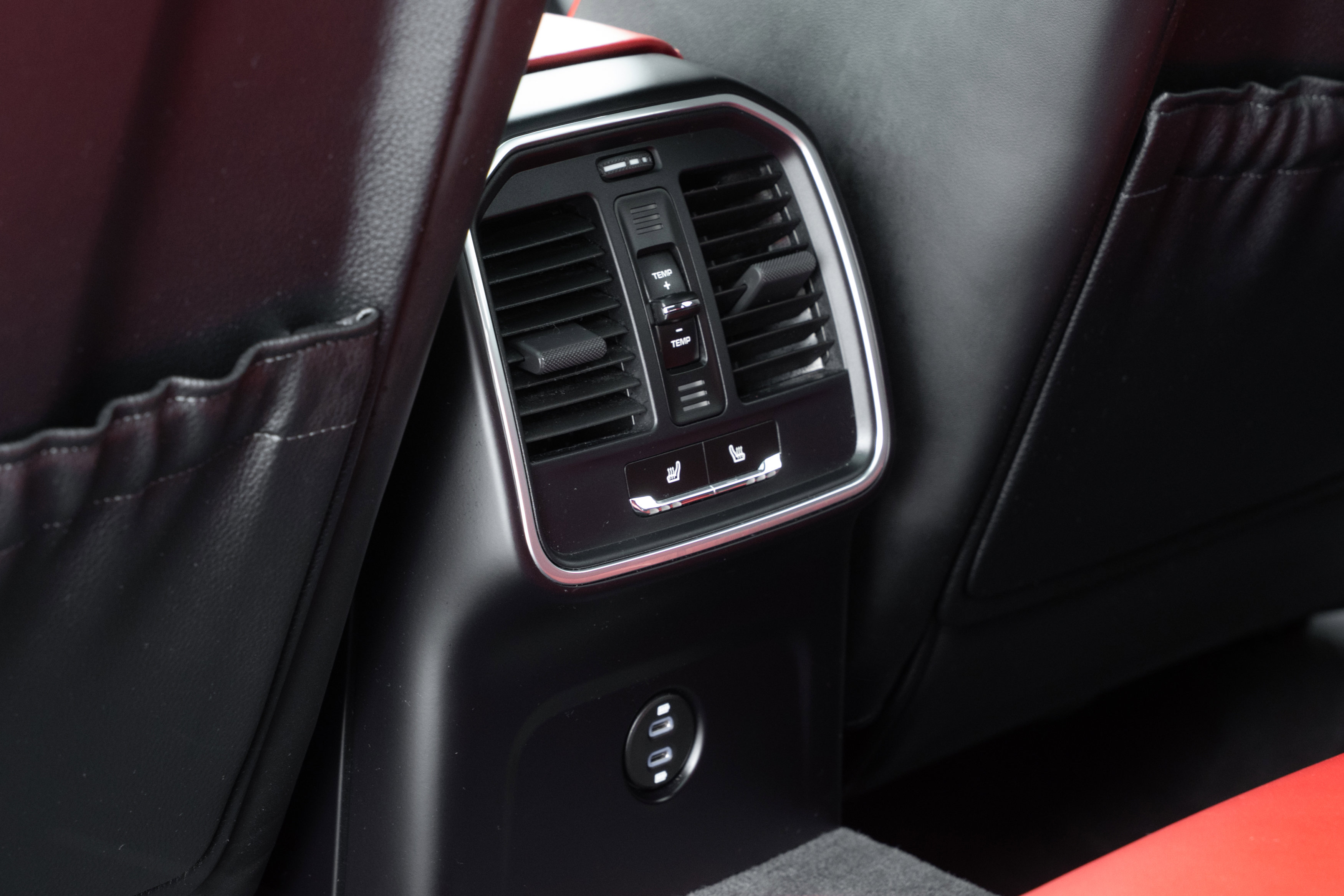 Used 2021 Porsche Macan image 26