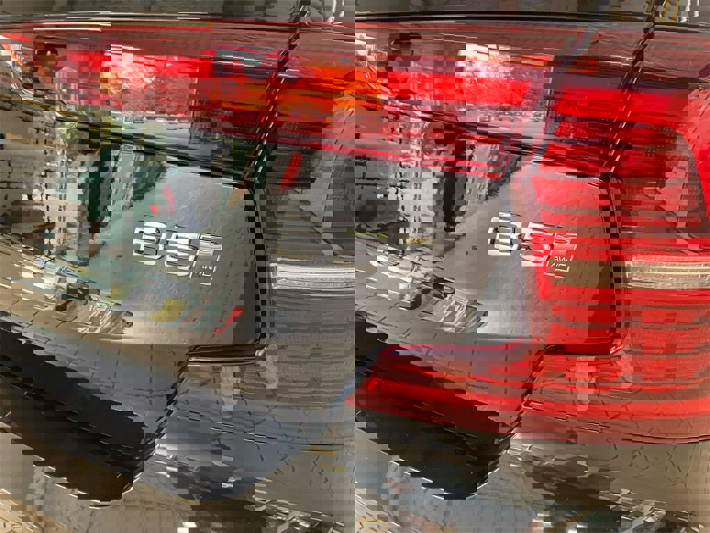 Certified 2024 Volvo S60 B5 Core image 18