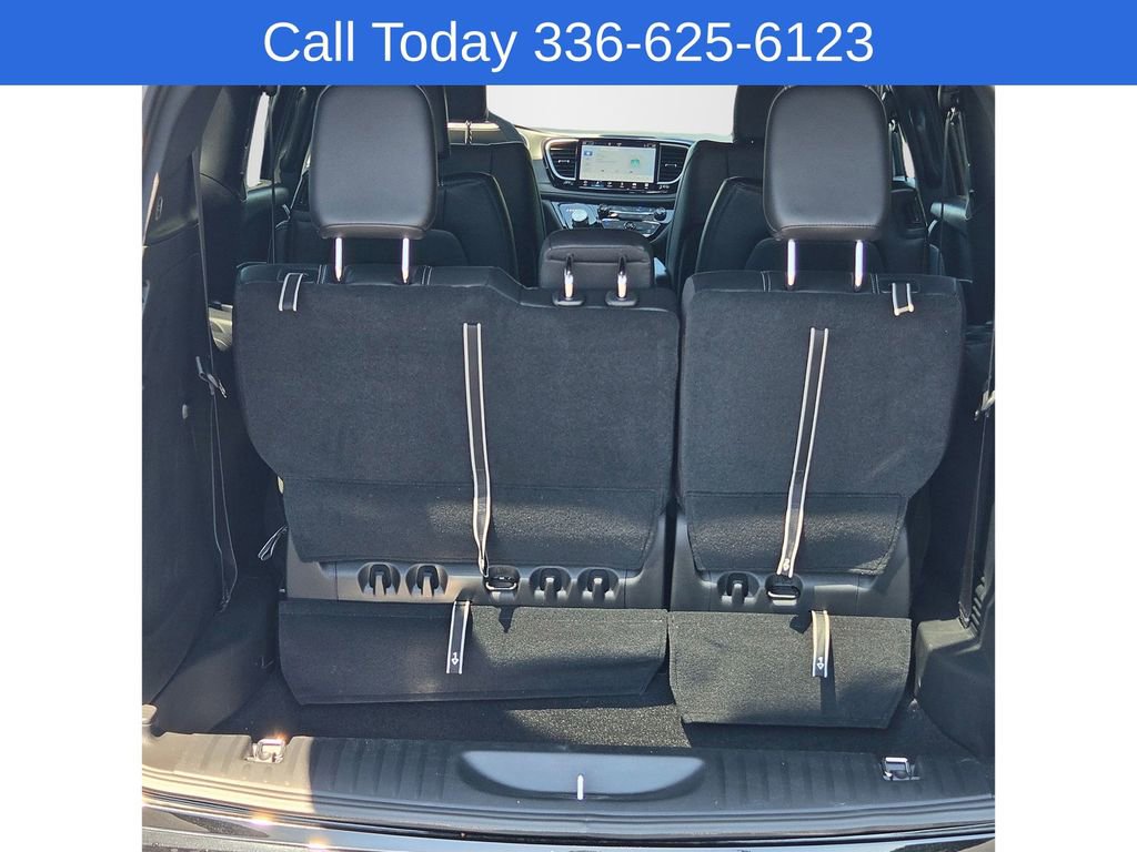 New 2026 Chrysler Pacifica Select FWD image 5